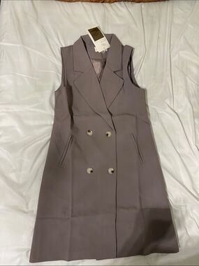Sleeveless Double-Breasted Trench Dress in Taupe
